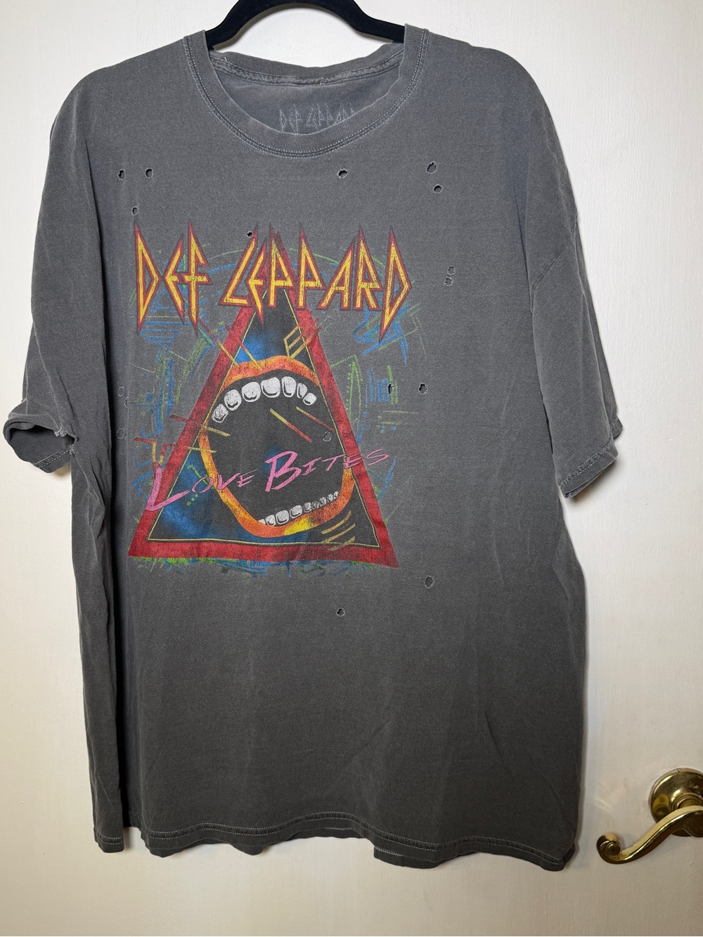 Def Leopard Black 'Love Bites' Graphic Band Tee Distressed 2XL-READ